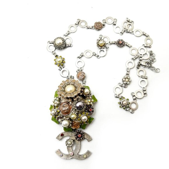 Chanel Rare Vintage Silver Enamel Flowers CC Large Pendant Necklace - Picture 1 of 5